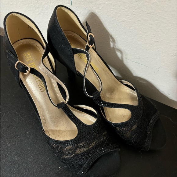 Stylish Black Sandals by Dream Paris - Picture 2 of 4